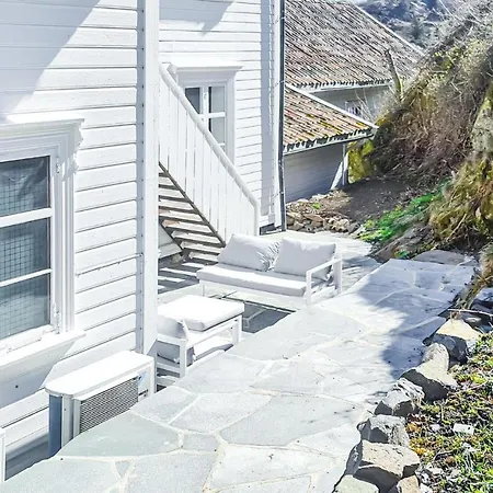 3 Bedroom Front In
